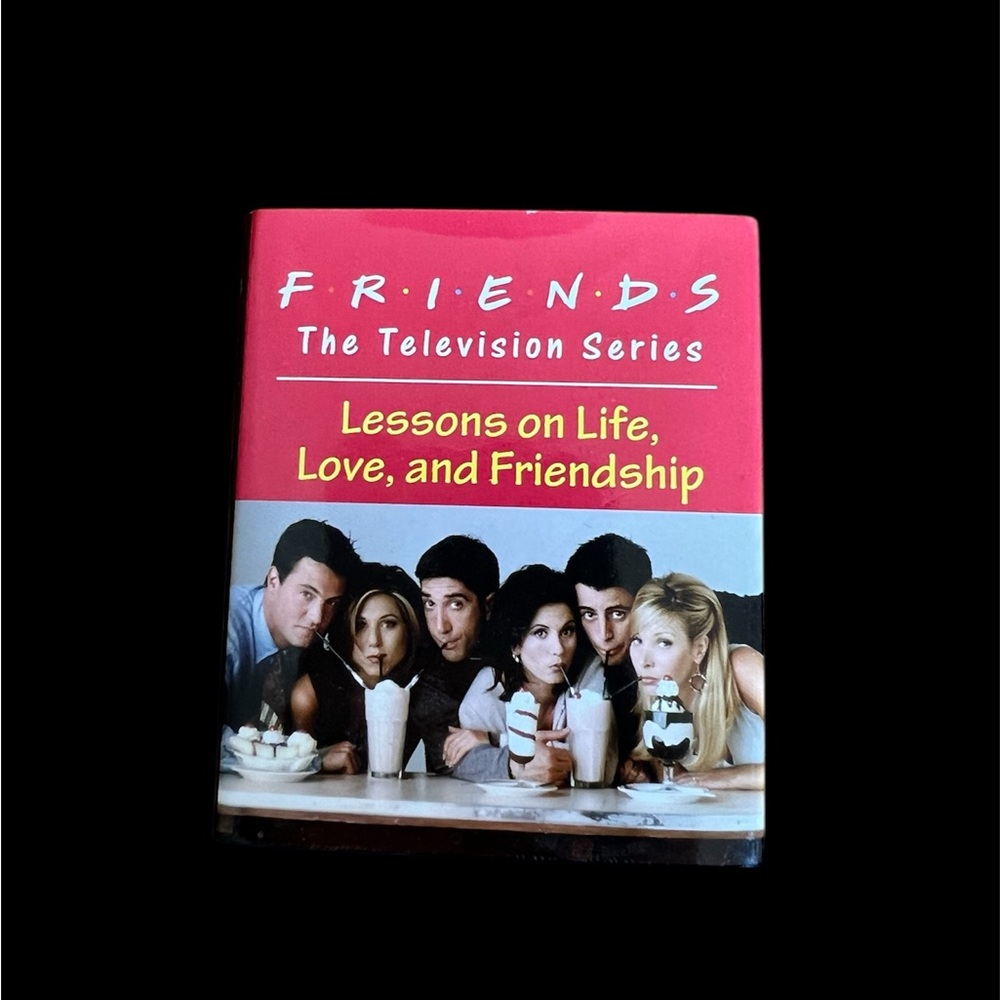 ▪️RUNNING PRESS: “Friends” the TV series, miniature edition book preowned▪️